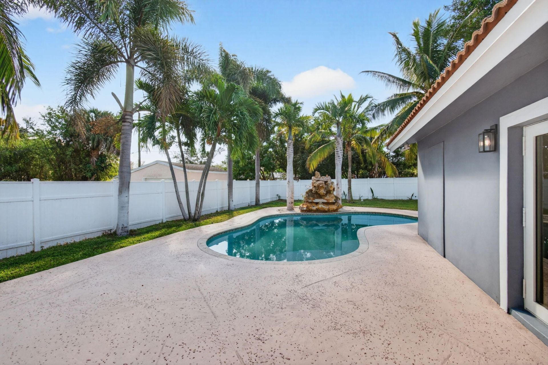 360 SW 2nd Street, Boca Raton, FL 33432 Photo
