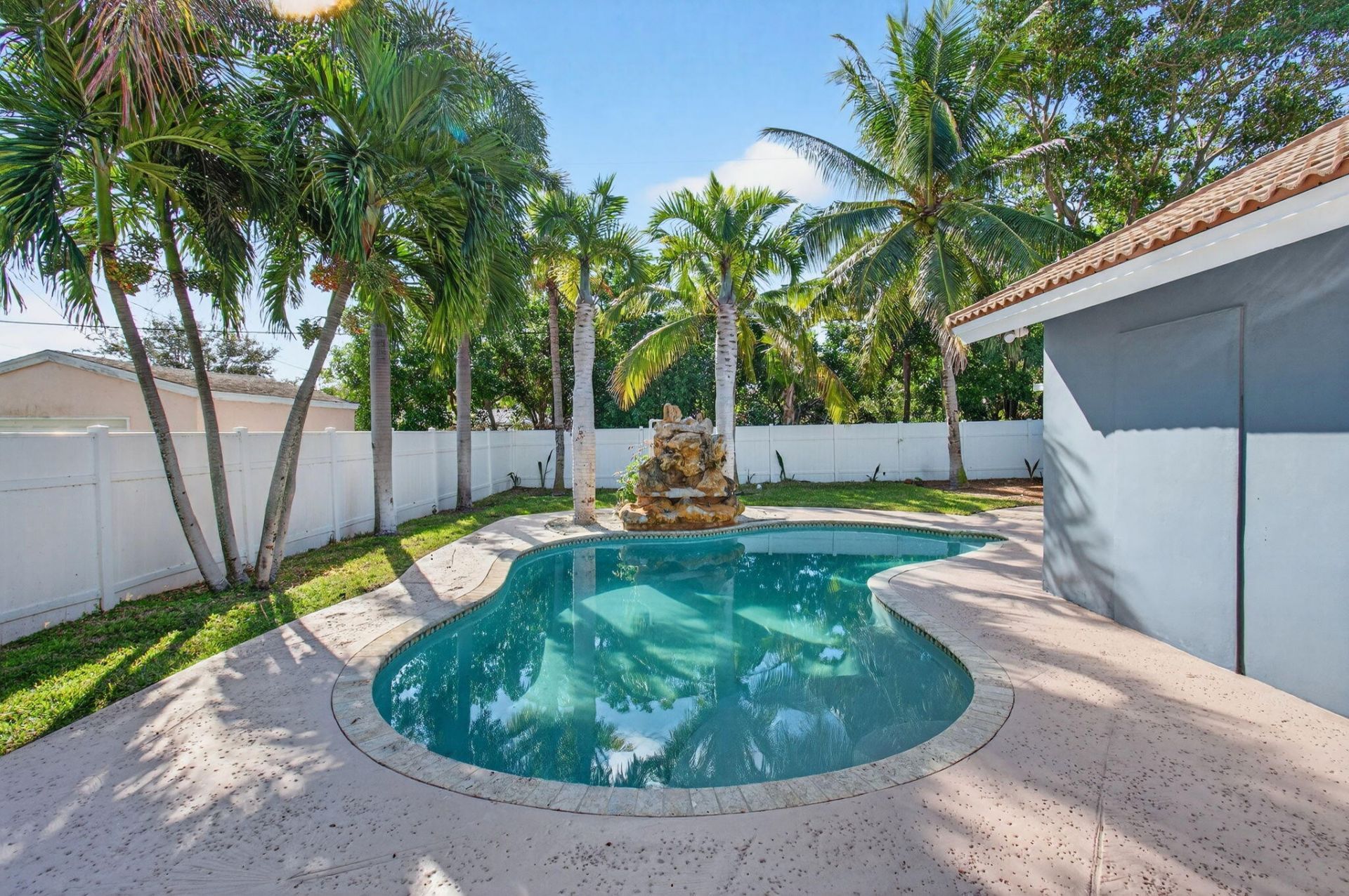 360 SW 2nd Street, Boca Raton, FL 33432 Photo