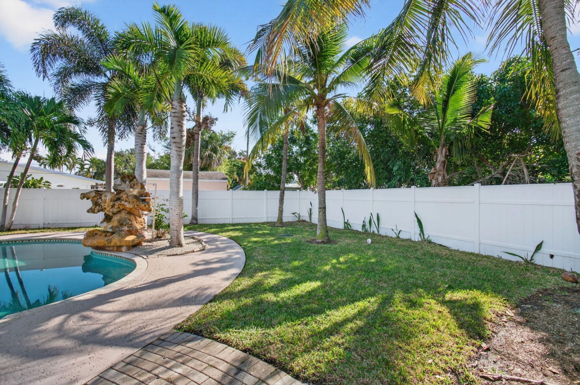 360 SW 2nd Street, Boca Raton, FL 33432 Photo