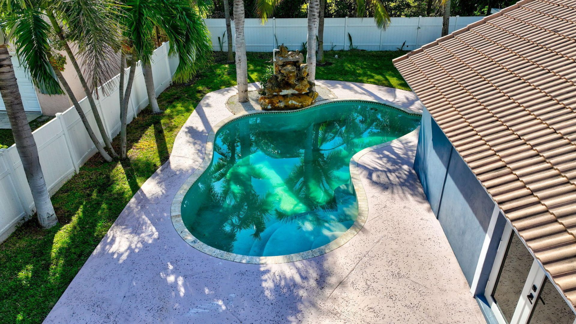 360 SW 2nd Street, Boca Raton, FL 33432 Photo