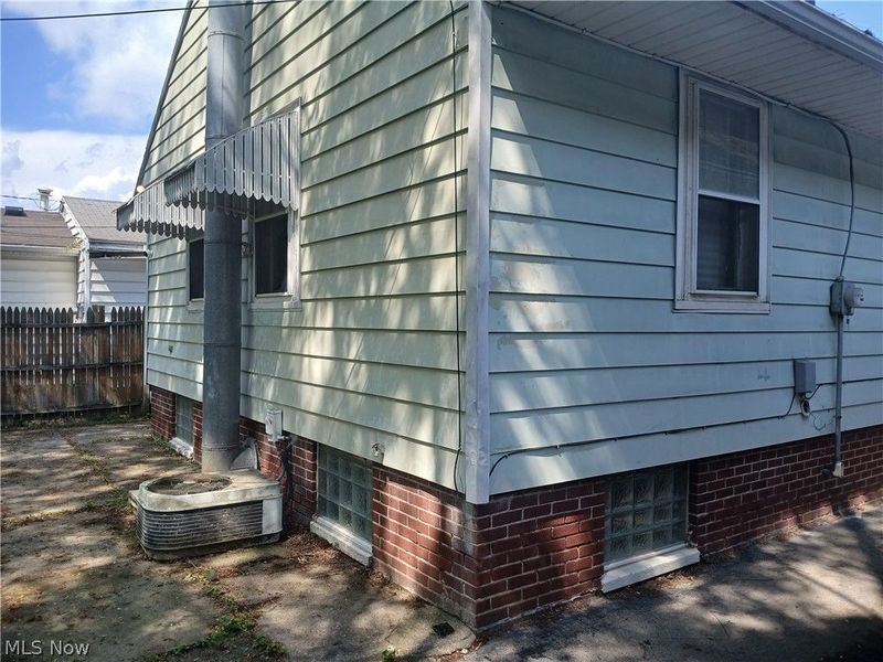 616 Durango Drive, Toledo, OH 43609 Photo 6
