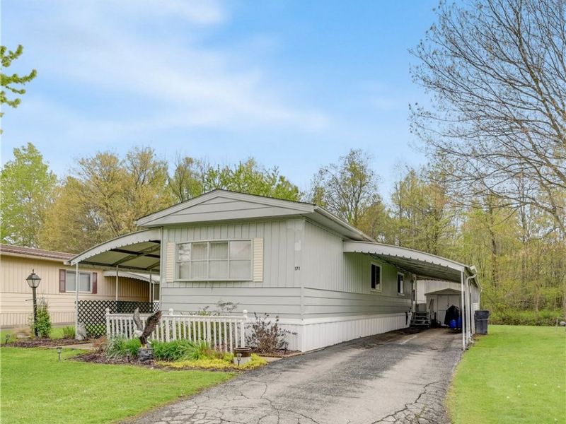 171 Brook Drive , Brookfield, OH 44403 Photo 1