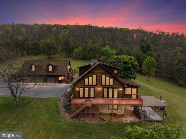 272 BUSTER BROWN DR., RIO, WV 26755