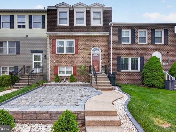 824 WOODLAWN DRIVE, CHAMBERSBURG, PA 17201