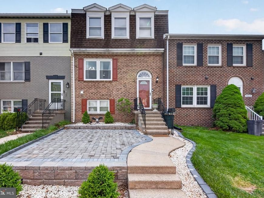 824 Woodlawn Drive, Chambersburg, PA 17201 Main Photo