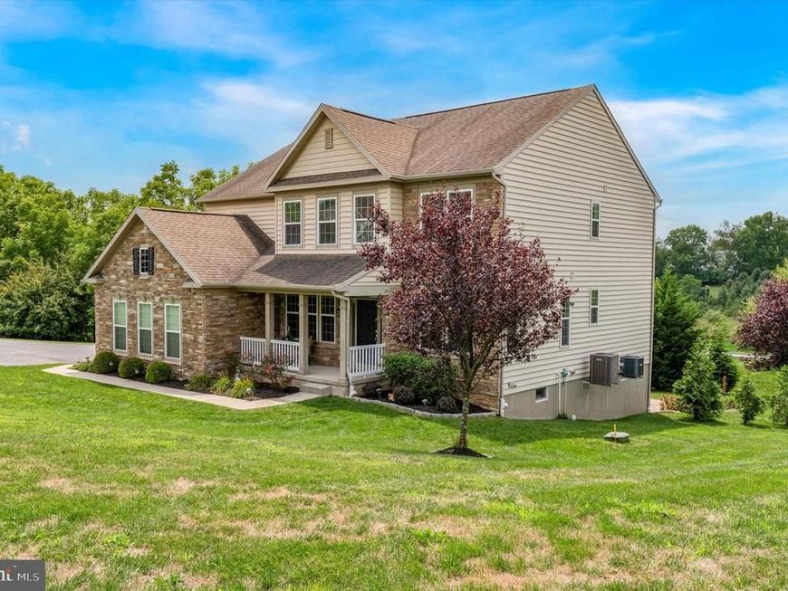19 Lammey Way, Downingtown, PA 19335 Main Photo