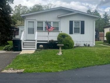 527 RAMBLEWOOD LANE, NORTH WALES, PA 19454