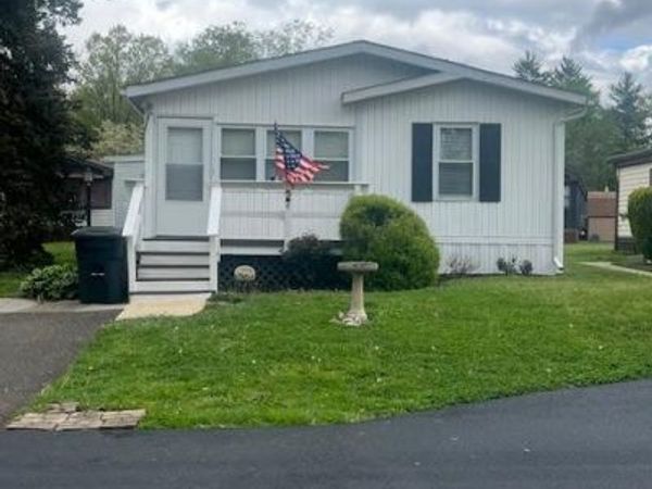 527 RAMBLEWOOD LANE , NORTH WALES, PA 19454