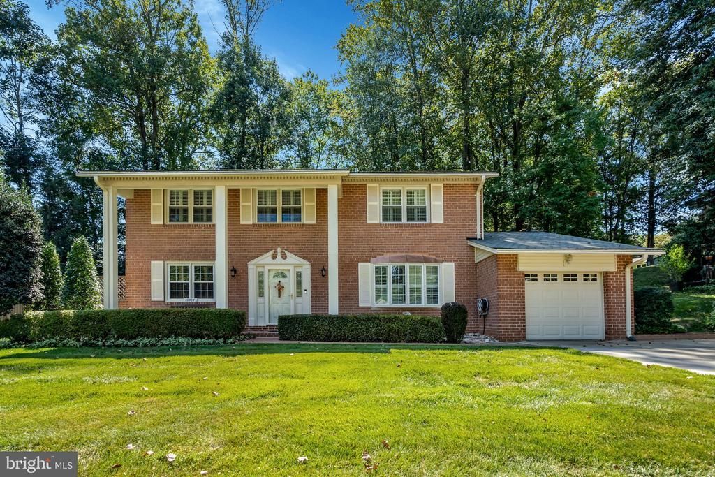 10305 Collingham Drive, Fairfax, VA 22032 Main Photo