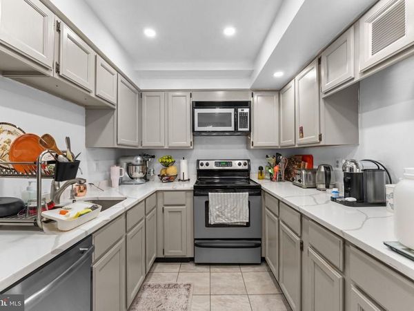 7720 TREMAYNE PLACE, Unit 111, MCLEAN, VA 22102