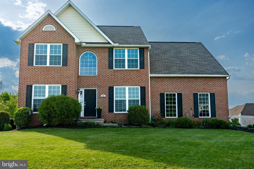 14 CELESTIAL TERRACE, GREENCASTLE, PA 17225