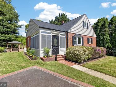 7128 PARKVIEW AVENUE, FALLS CHURCH, VA 22042