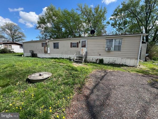 2318 ROCKVALE ROAD , LANCASTER, PA 17602