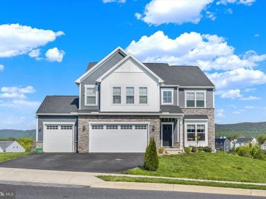 105 S SOUTH MOUNTAIN DRIVE, CARLISLE, PA 17013