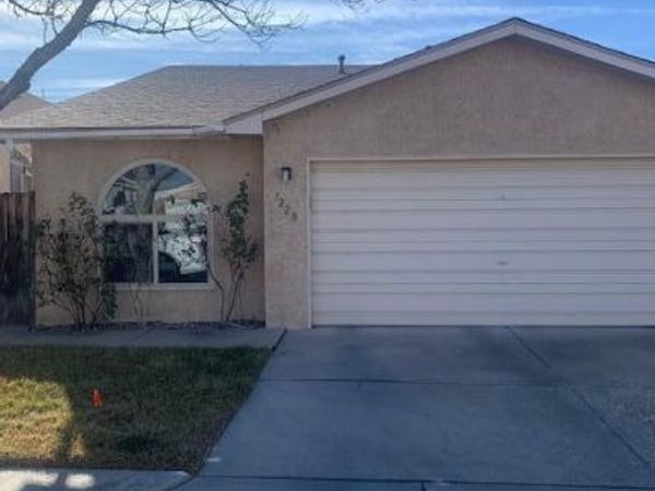 7220 Canary Lane NE, Albuquerque, NM 87109