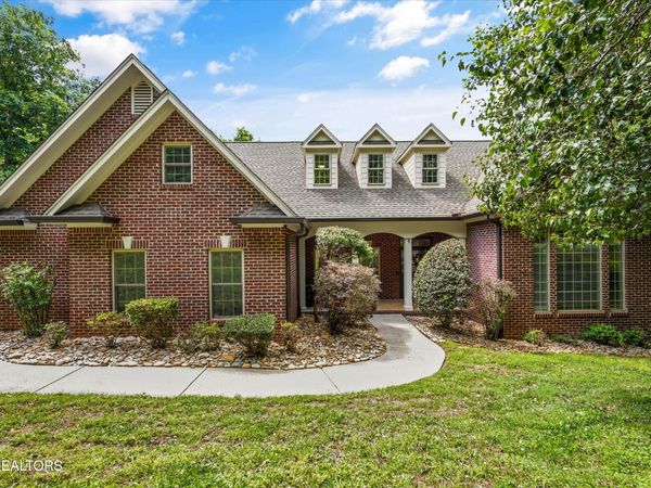 1121 S Sequoyah Drive, Friendsville, TN 37737
