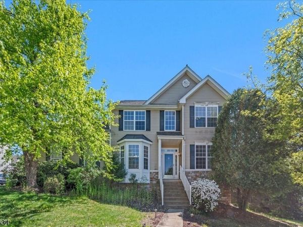 31 Winding Hill Dr, Mount Olive, NJ 07840
