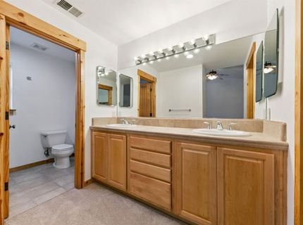 10036 Nicolas Drive, Truckee, CA 96161 Photo