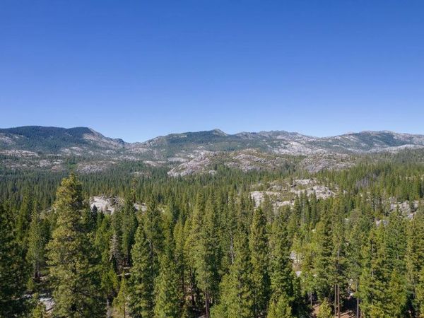 11820 Eagle Lakes Road, Soda Springs, CA 95728