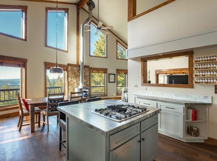 16746 Tewksbury Drive, Truckee, CA 96161 Photo