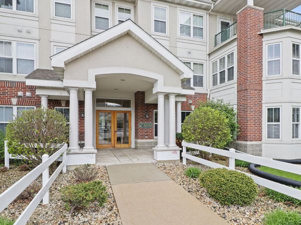 8530 Greenway Boulevard, Unit 212, Middleton, WI 53562