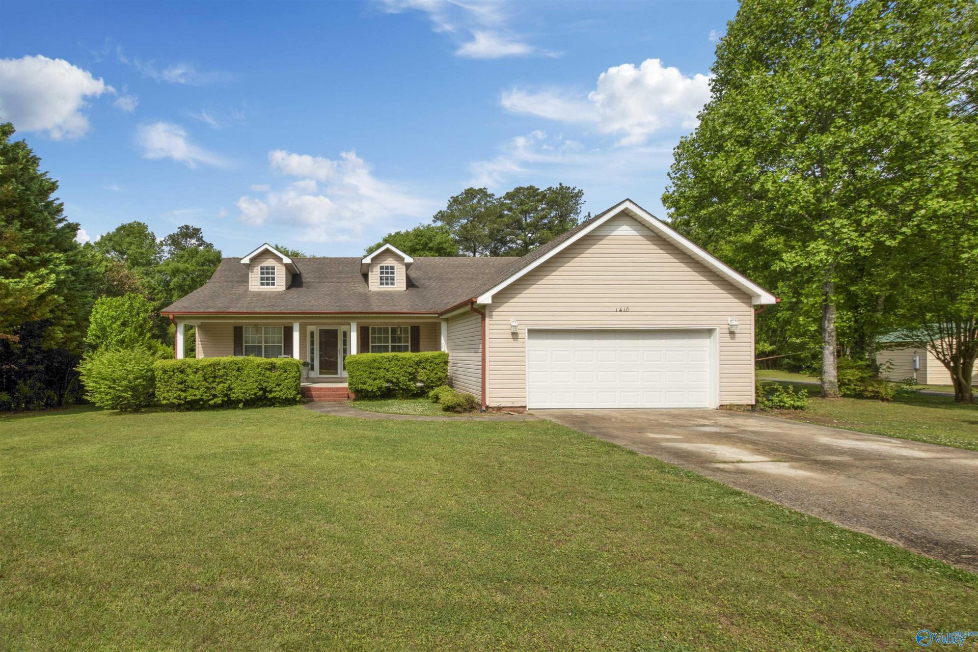 1410 Ponderosa Avenue, Albertville, AL 35950 Main Photo