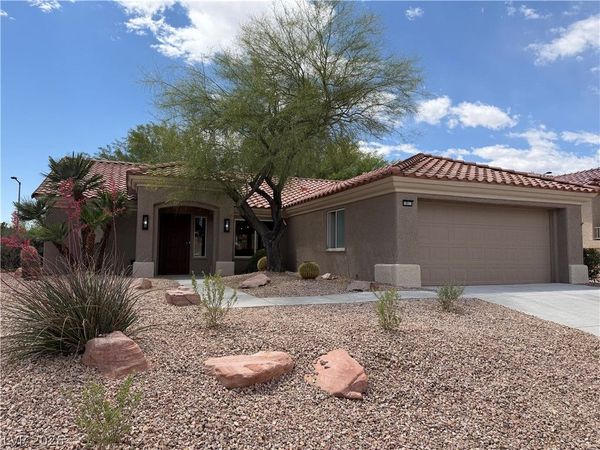 10013 Cresent Creek Drive , Las Vegas, NV 89134