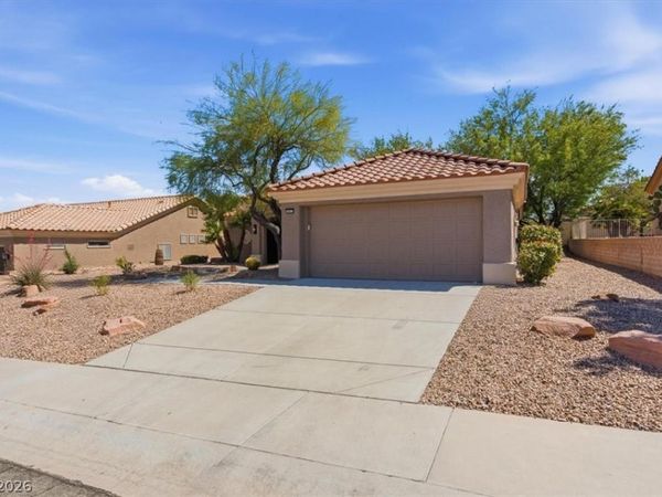 10013 Cresent Creek Drive , Las Vegas, NV 89134