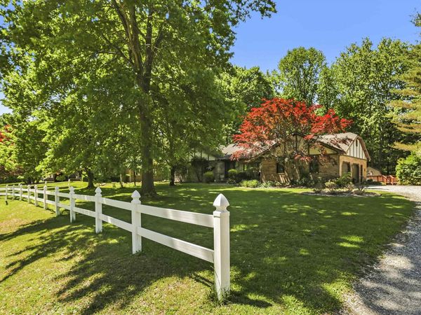 11200 Ridge Knoll Drive, Evansville, IN 47710