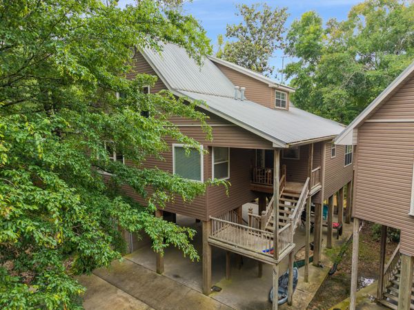 150 Turkey Pine Dr., Hattiesburg, MS 39401
