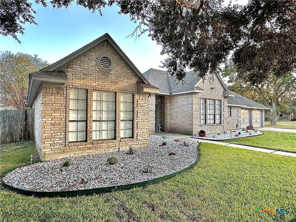203 Chimney Rock Drive , Victoria, TX 77904