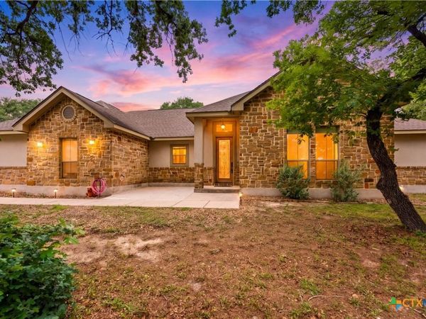 205 Sendera Crossing , La Vernia, TX 78121