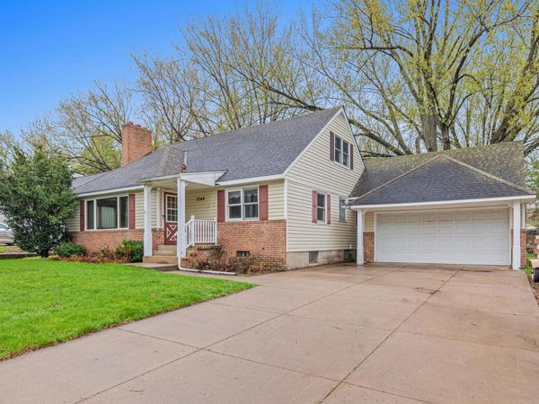 1244 Skillman Avenue W, Roseville, MN 55113