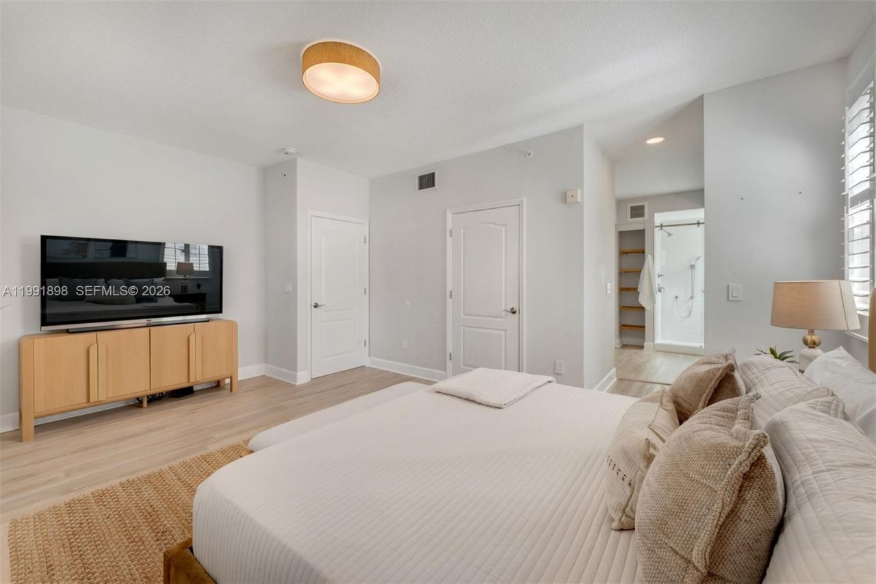 7588 SW 102nd St, Unit 203, Pinecrest, FL 33156 Photo
