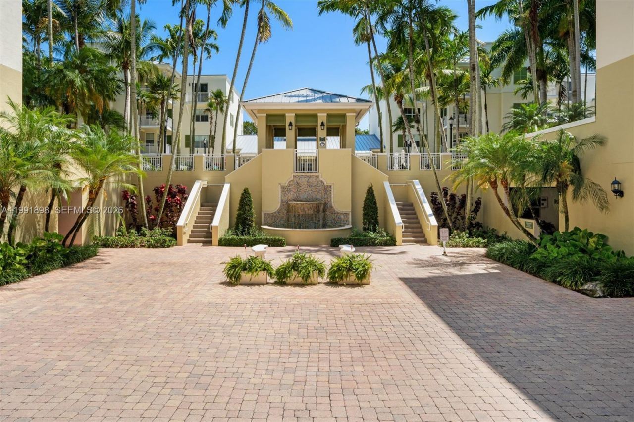 7588 SW 102nd St, Unit 203, Pinecrest, FL 33156 Photo