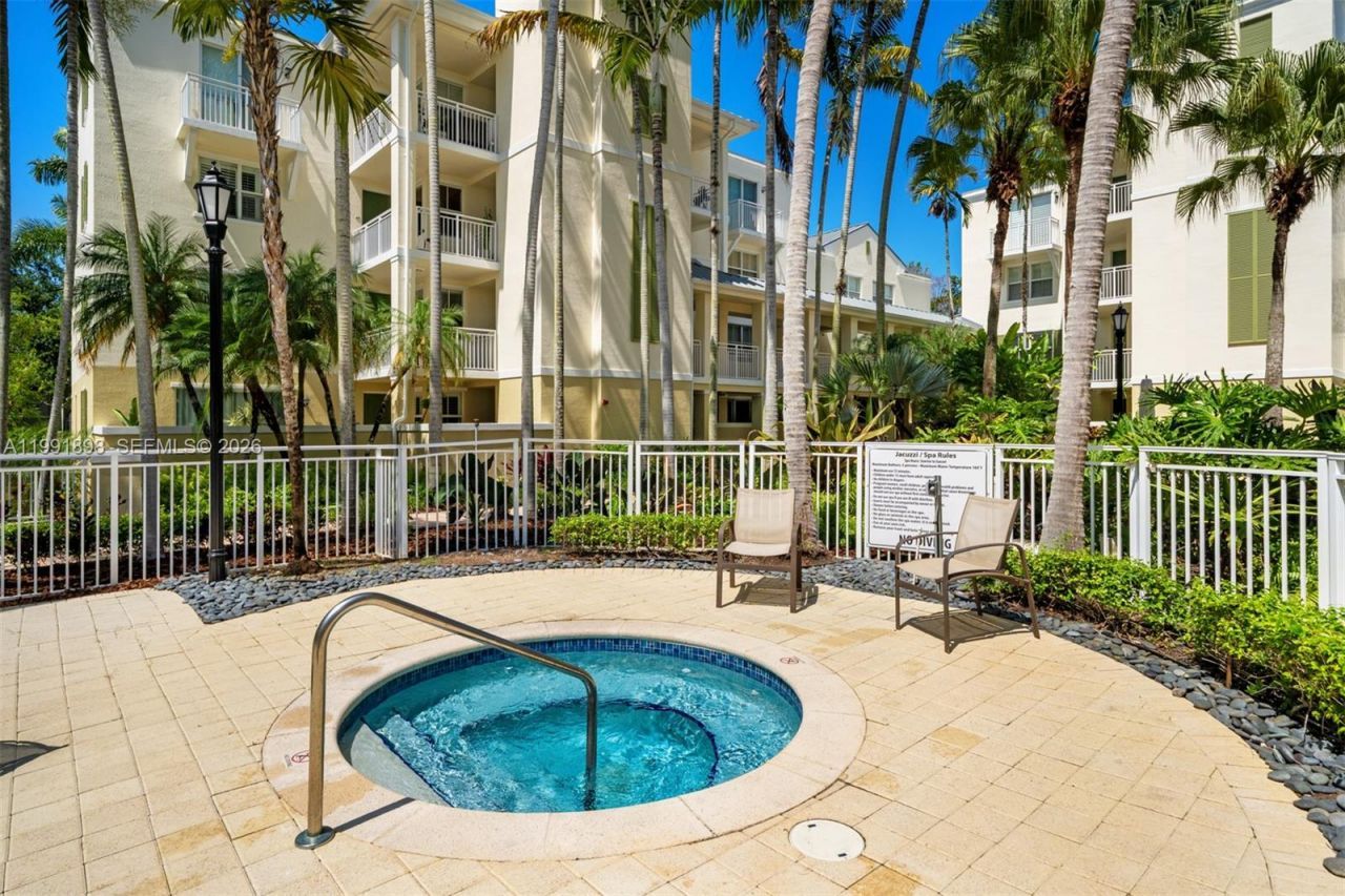 7588 SW 102nd St, Unit 203, Pinecrest, FL 33156 Photo