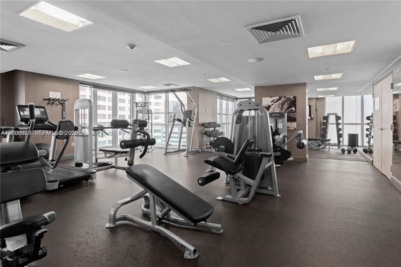 950 Brickell Bay Dr, Unit 501, Miami, FL 33131 Photo