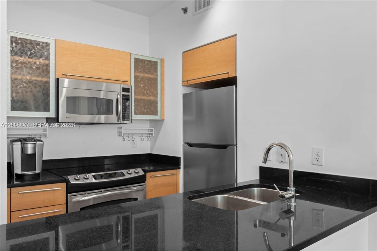 950 Brickell Bay Dr, Unit 501, Miami, FL 33131 Photo