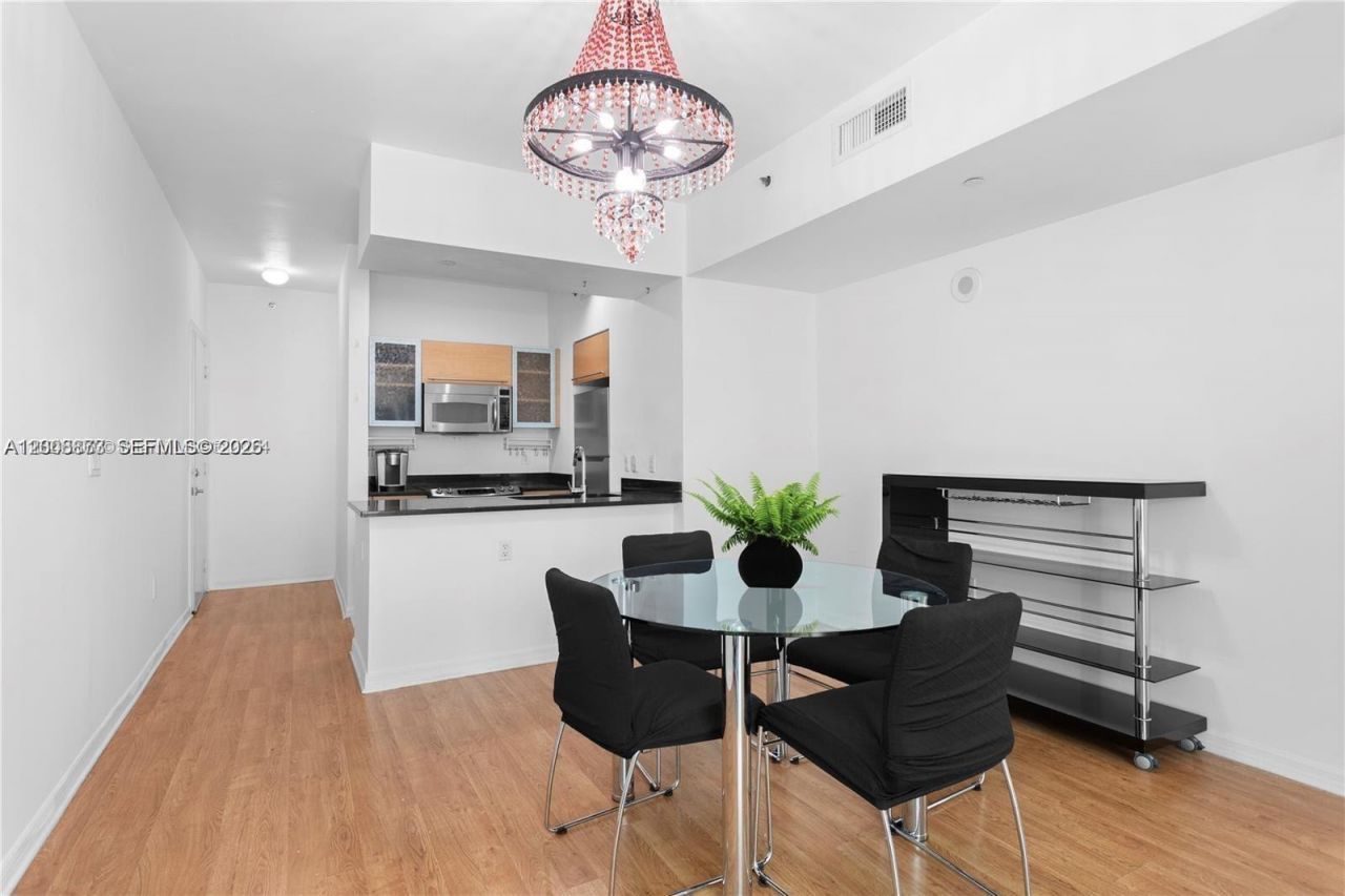 950 Brickell Bay Dr, Unit 501, Miami, FL 33131 Photo
