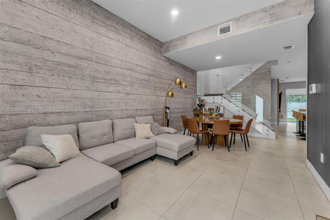 7234 NW 103rd Path, Doral, FL 33178 Photo