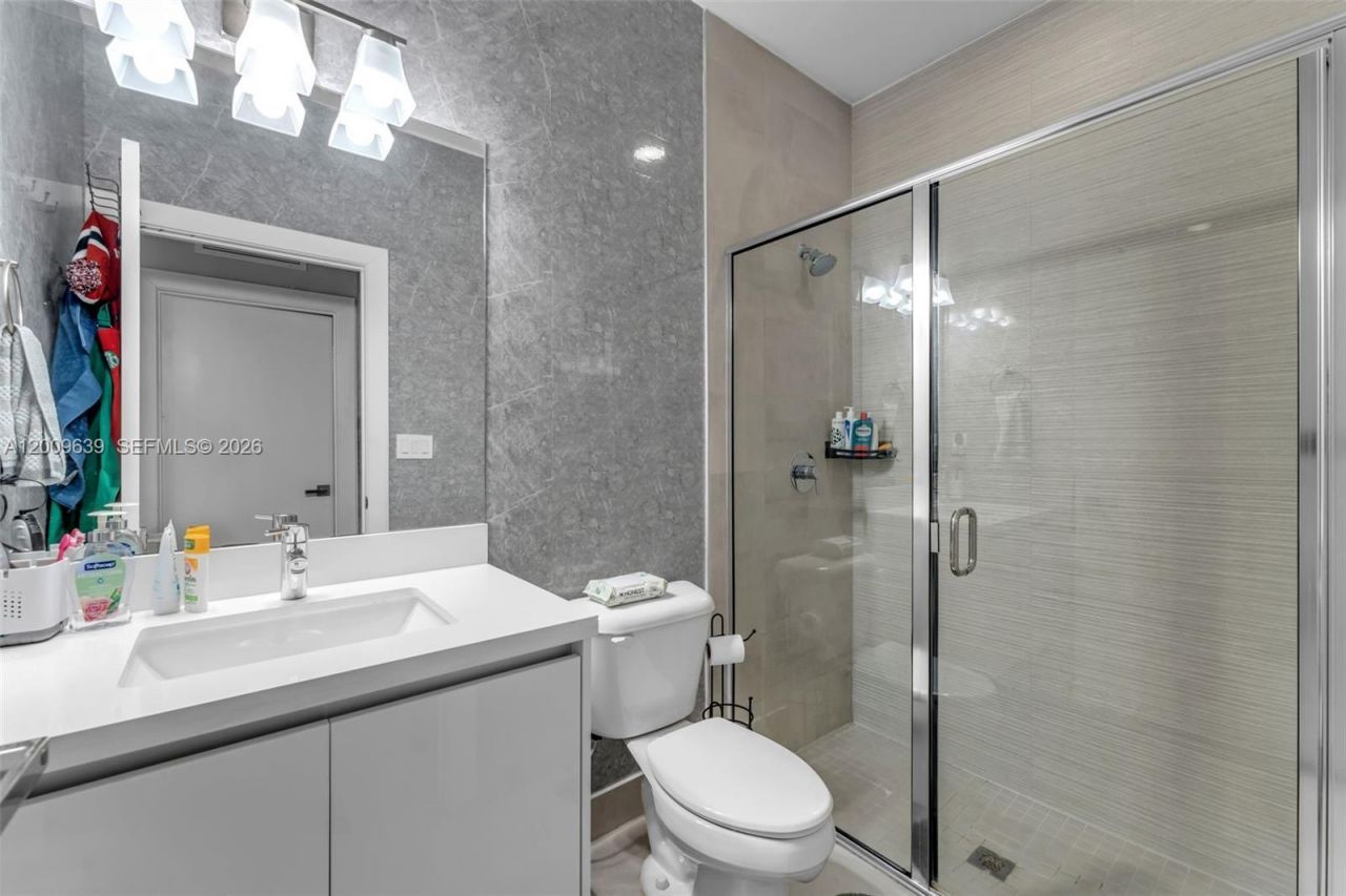 7234 NW 103rd Path, Doral, FL 33178 Photo