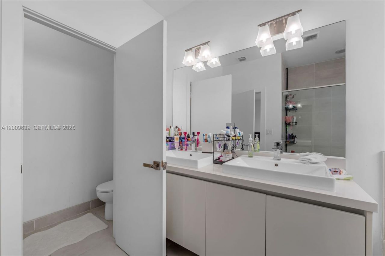 7234 NW 103rd Path, Doral, FL 33178 Photo