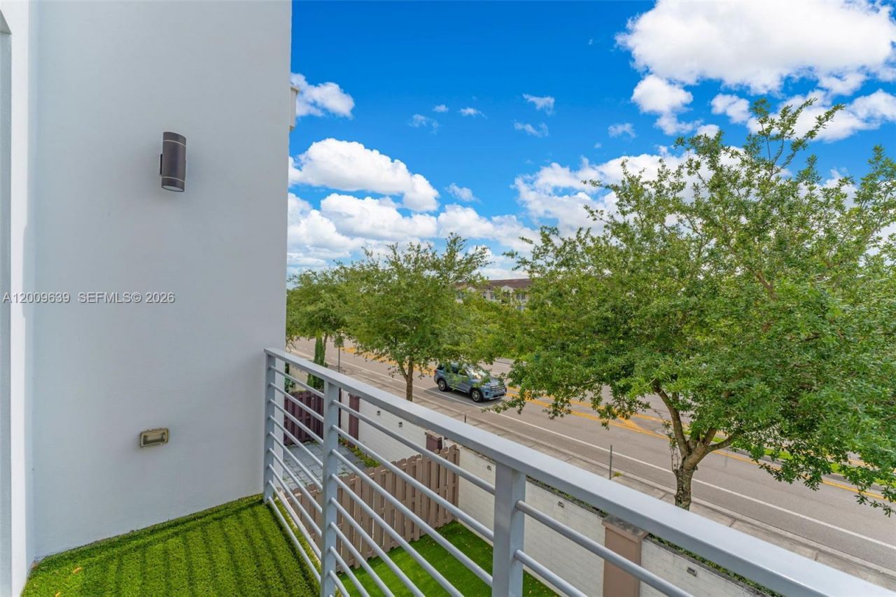 7234 NW 103rd Path, Doral, FL 33178 Photo