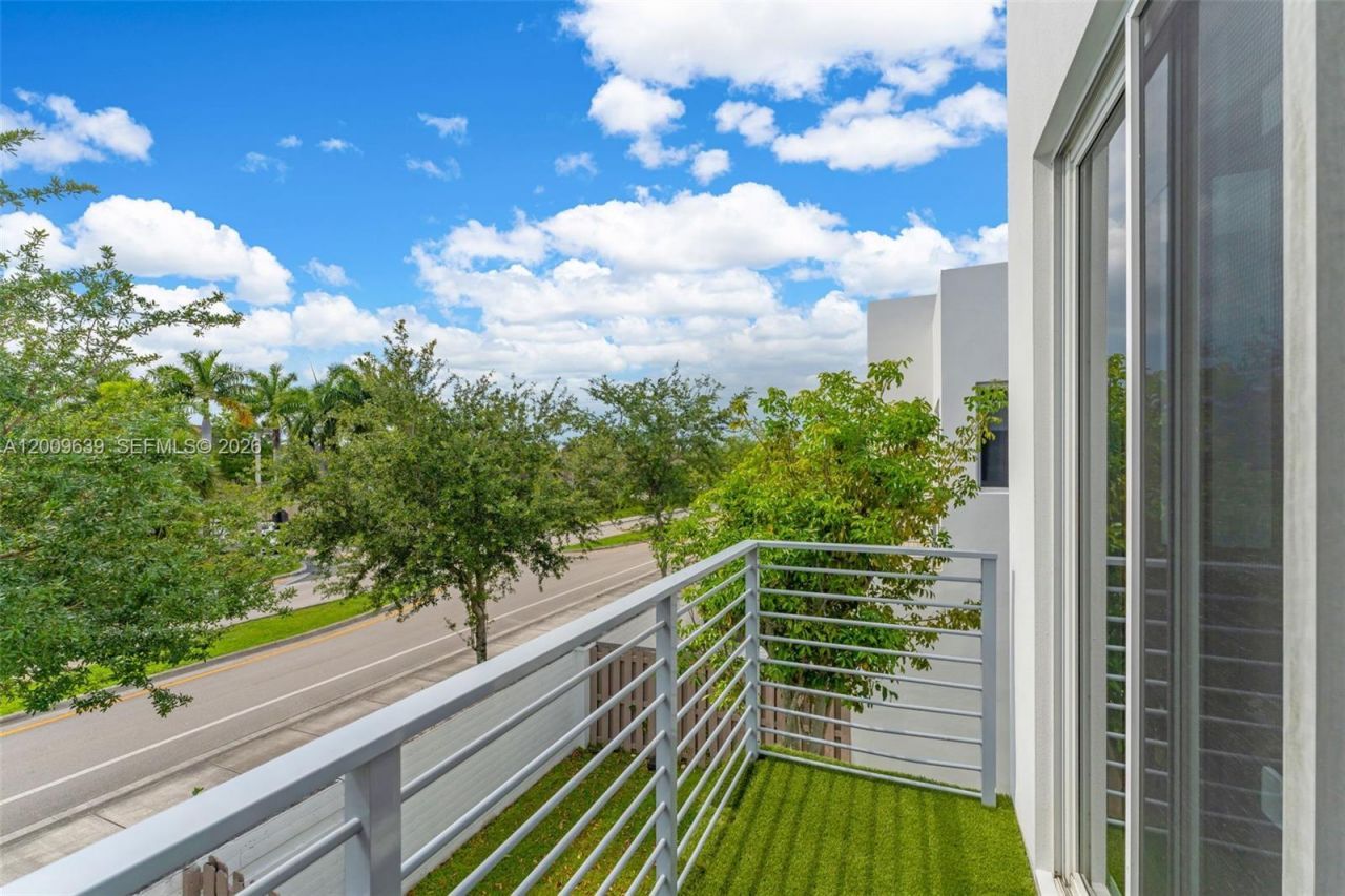 7234 NW 103rd Path, Doral, FL 33178 Photo