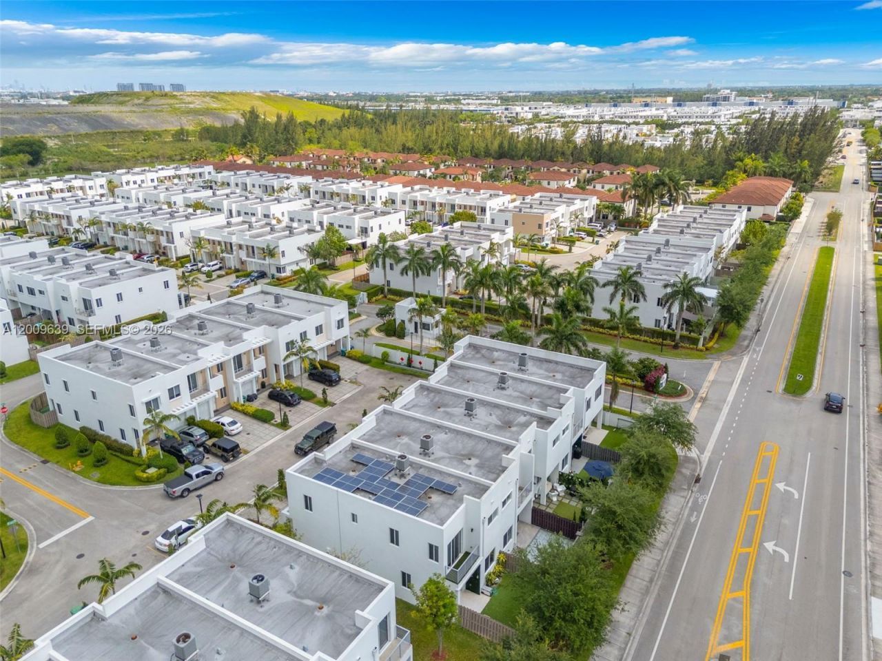 7234 NW 103rd Path, Doral, FL 33178 Photo