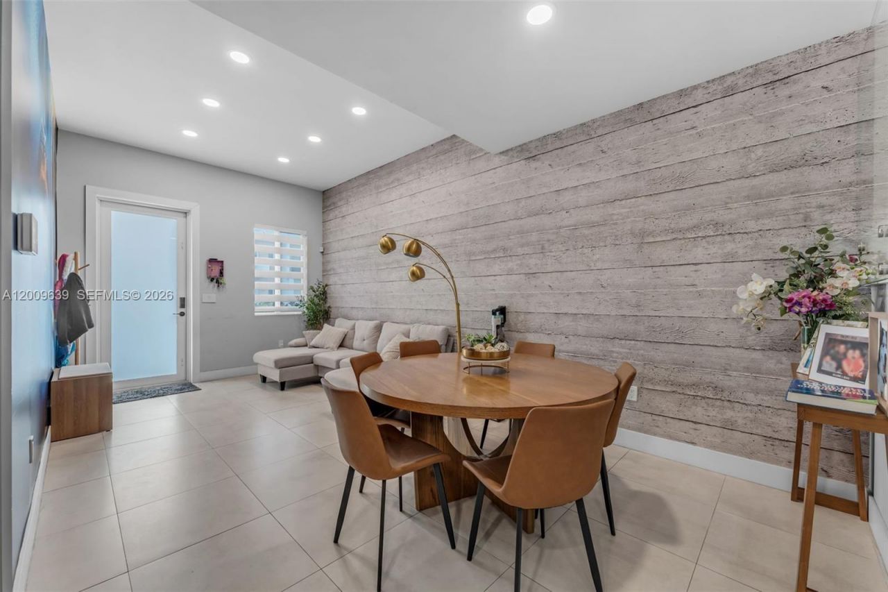 7234 NW 103rd Path, Doral, FL 33178 Photo