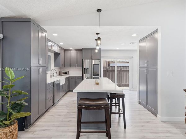 20102 NW 62nd Ave, Hialeah, FL 33015