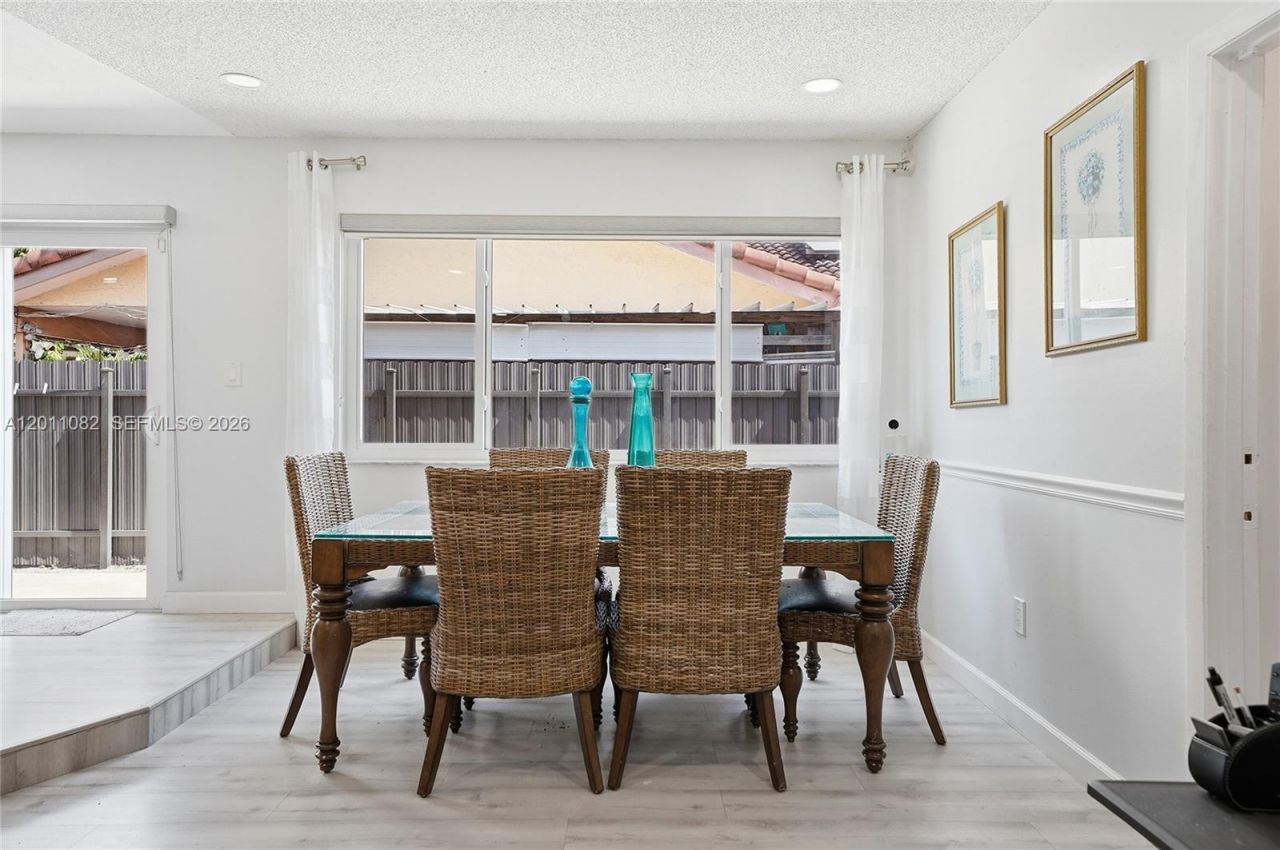 20102 NW 62nd Ave , Hialeah, FL 33015 Photo