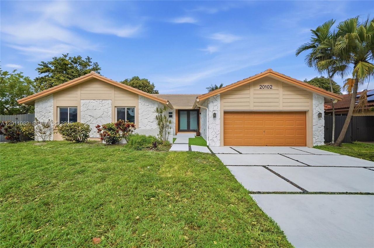 20102 NW 62nd Ave, Miami, FL 33015 Photo