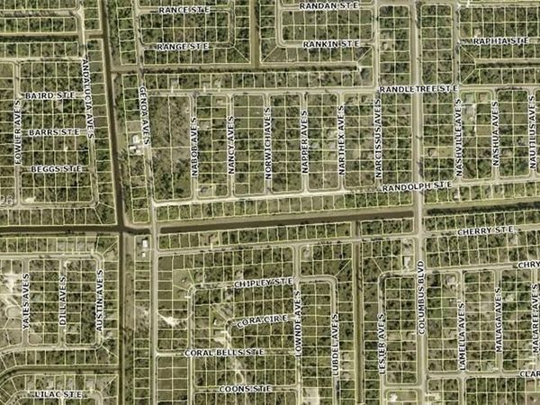 240 Novia , Lehigh Acres, FL 33974